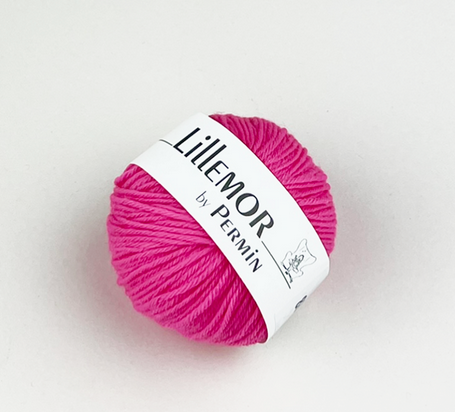 Lillemor 25 g merinoull Cerise 882815, se vårt sortiment av heminredning, garn & tyger. Alltid till bra priser.