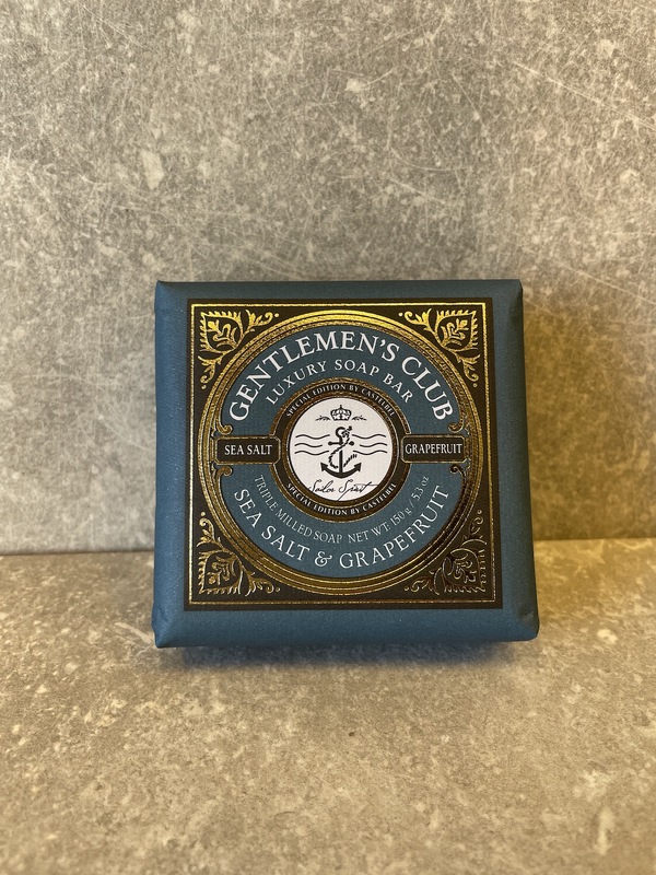 Castebel Gentlemens Club 150g  Soap Sea Salt & Grapefruit, se vårt sortiment av heminredning, garn & tyger. Alltid till bra priser.